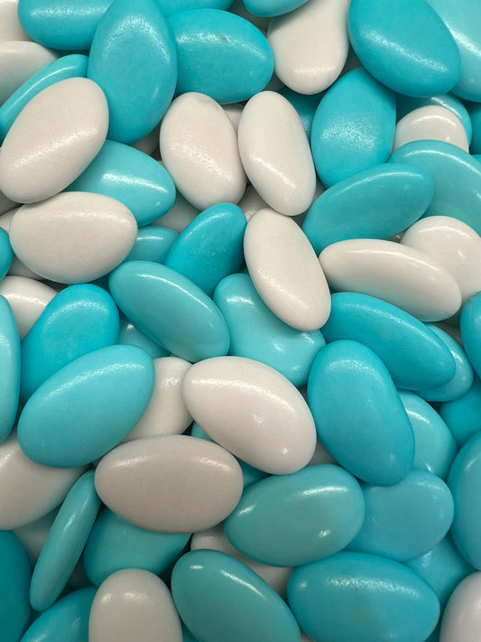 Dragees blauw-wit chocolade doopsuiker voor geboortebedankjes en babyshowers
