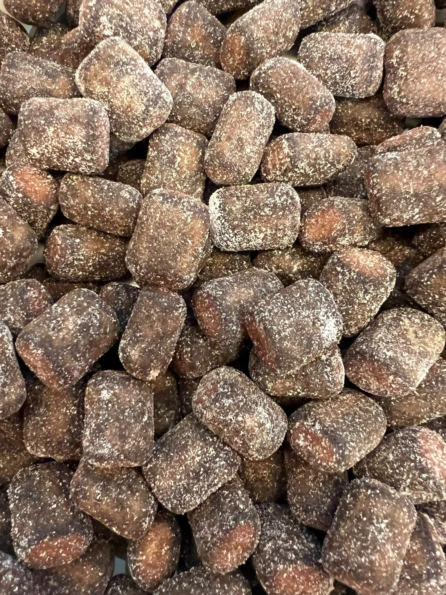 Drop Truffels Koffie – zachte donkerbruine droptruffels met knapperige suikerlaag van Snoepkes.nl